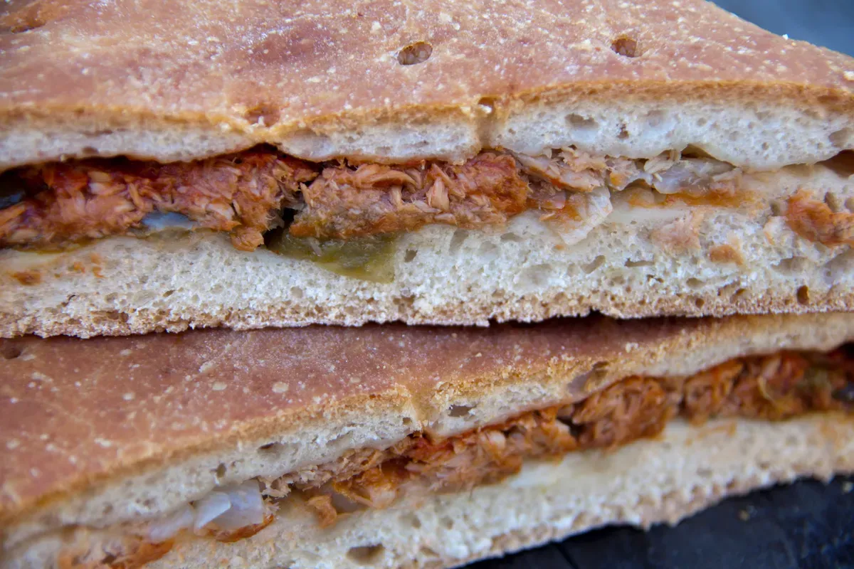 TORTO ATÚN CON PISTO